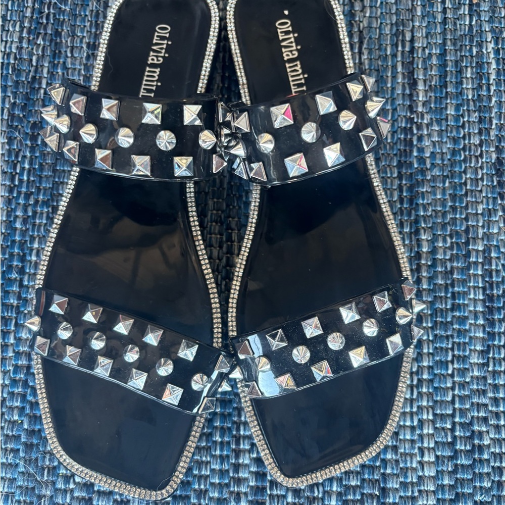 Olivia Miller Black Sandals with Silver Accents - Picture 3 of 8